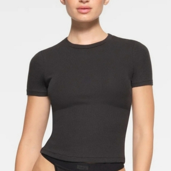 SKIMS Cotton Rib TShirt Top Black Soot   Small NWT - Picture 1 of 6